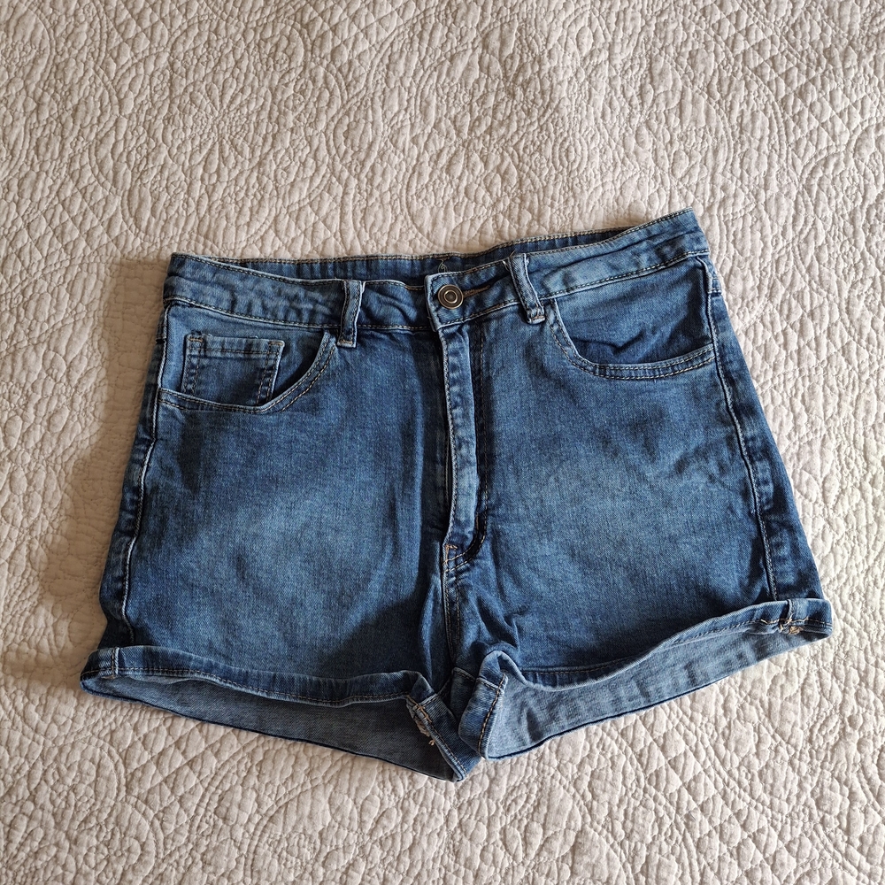 Vintage Baby Phat Women's Blue Denim Rolled-Hem Shorts Medium